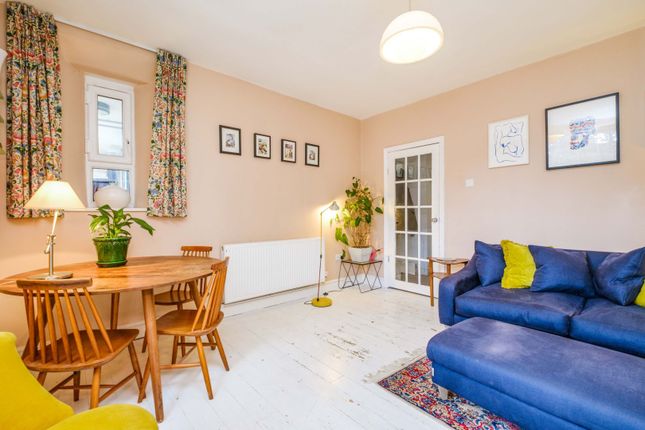 Flat for sale in Tilson Gardens, Brixton