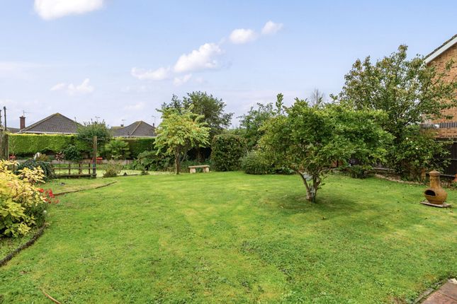 11 Lodge Close, Bognor Regis photo 2