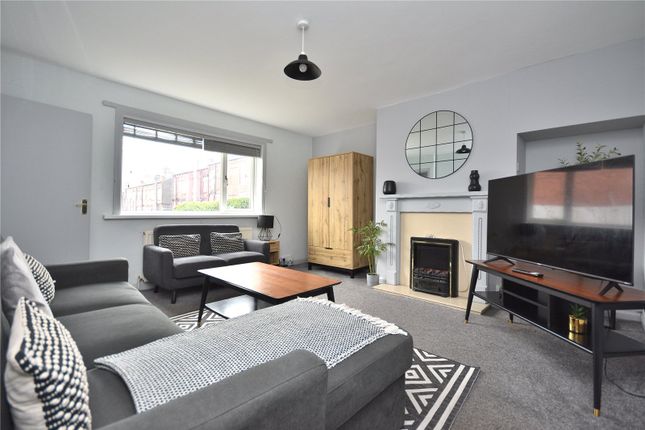 17, East Park View, West Yorkshire photo 2
