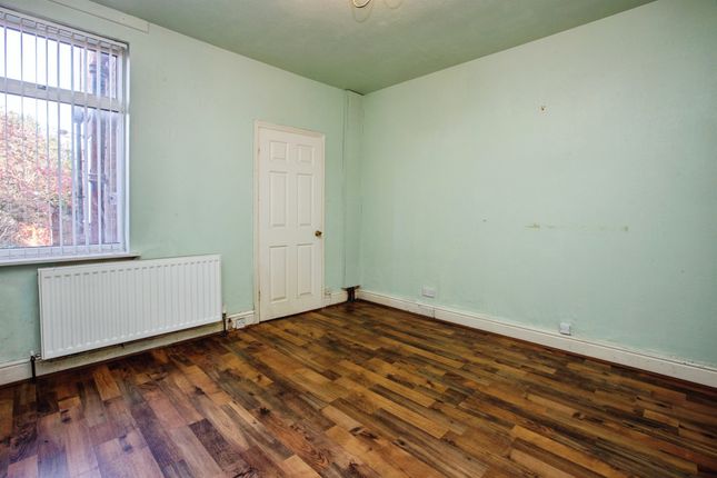 33, George Street, ALFRETON photo 4