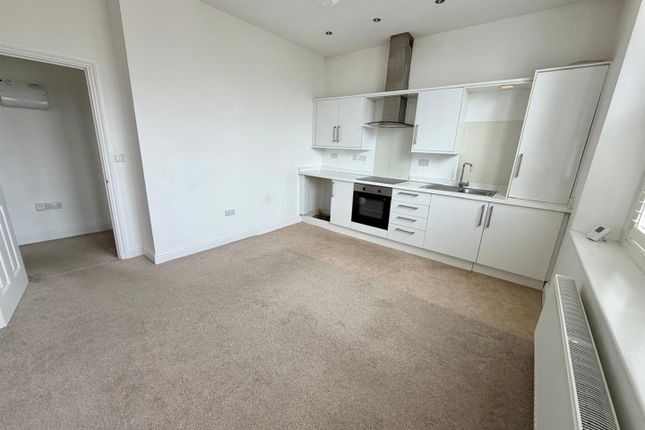 Flat 8, Kew Gardens, Weston-Super-Mare photo 3