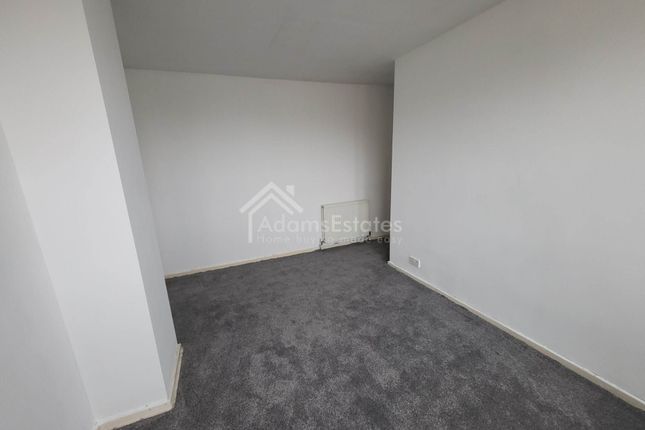 84, Spenvalley Road, Dewsbury photo 4