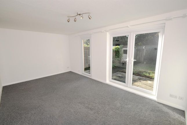 Sullivan Road, Surrey photo 4