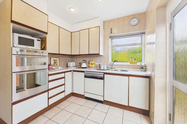 53, Howletts Lane, Ruislip photo 4