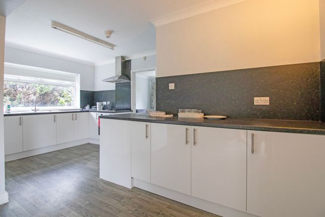 106 Stockshill Road, Scunthorpe photo 4