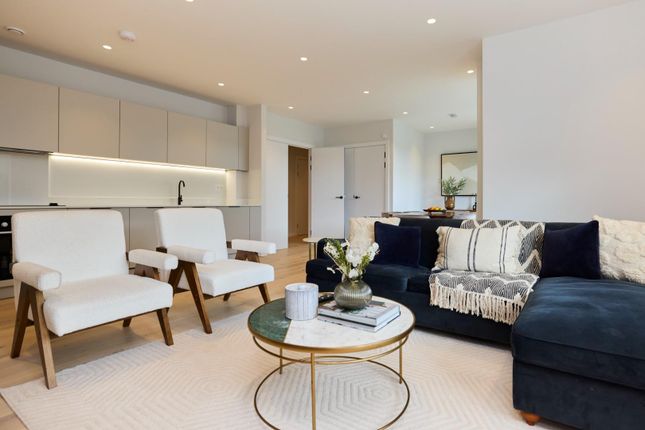 Flat for sale in Coverdale Road, London