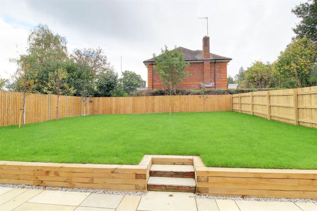 Bell Lane, Brookmans Park photo 4