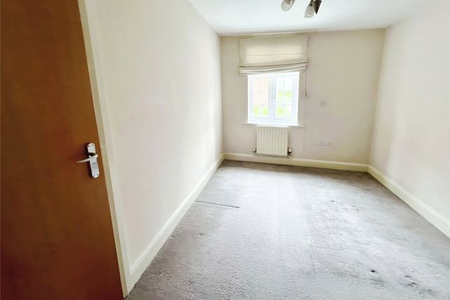 Flat for sale in Old Stafford Road, Cross Green, Wolverhampton, Staffordshire