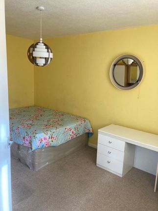 Thumbnail Room to rent in Lower Tail, Watford