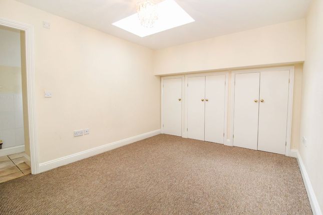 Flat for sale in Holland House, Linden Road, Bedford
