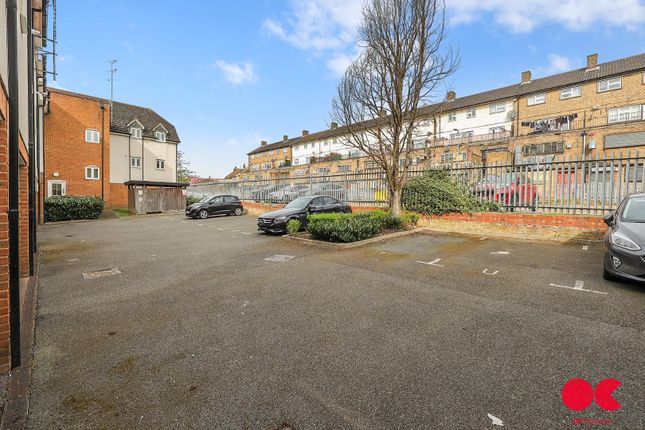 Flat for sale in Court Avenue, Romford