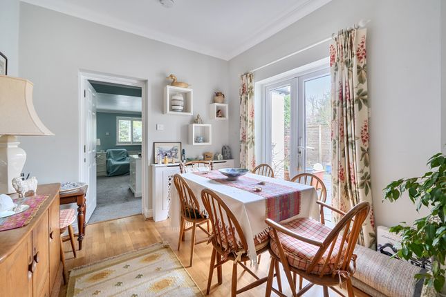 Flat 2, Fairwood House,, Round Oak Road, Weybridge photo 4
