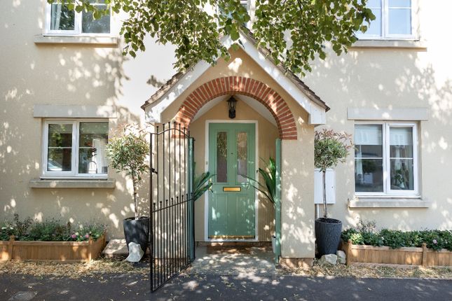 91, Freestone Way, CORSHAM photo 2