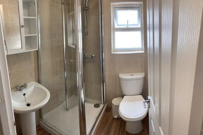 81M, Chobham Road, London photo 4