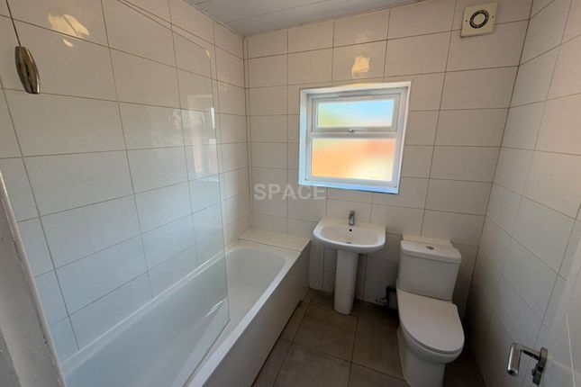 102, Cholmeley Road, Reading photo 2