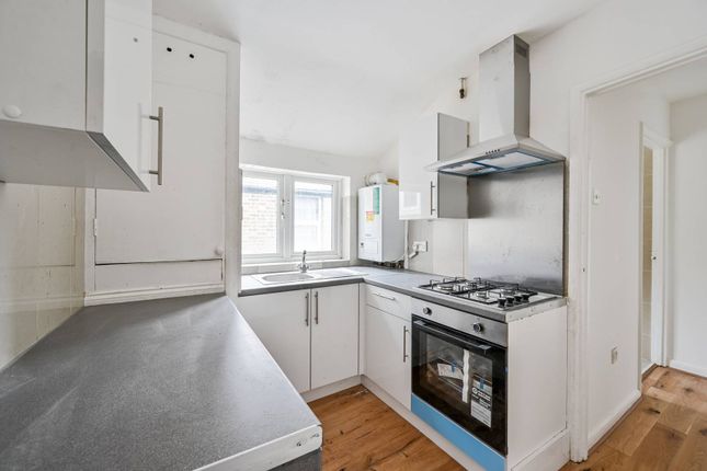Thumbnail Flat to rent in Tuam Road, Plumstead, London