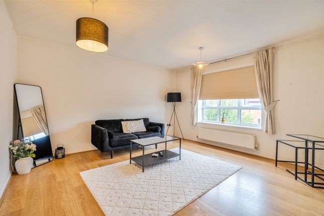 50, Congreve Way, Warwickshire photo 4