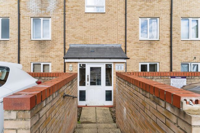 31, Cromwell Drive, Huntingdon photo 4
