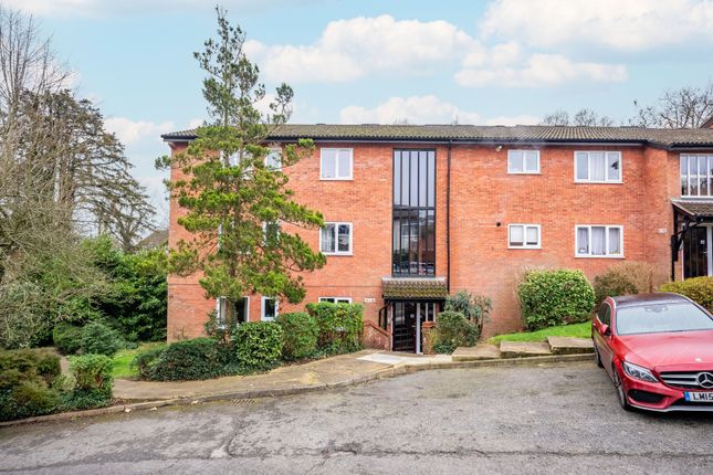 Thumbnail Flat for sale in Battlefield Road, St. Albans, Hertfordshire