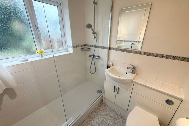 58, Meadow Park Road, Stourbridge photo 2