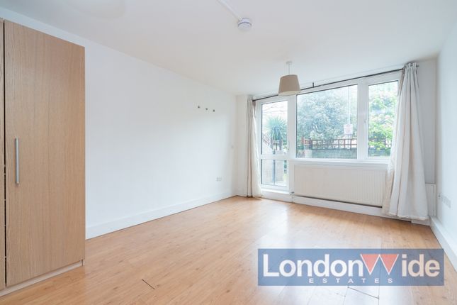 Downfield Close, London photo 2