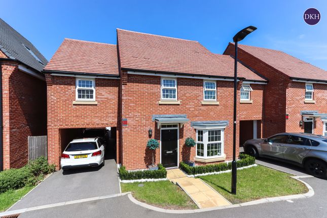 Link-detached house to rent in Griffiths Close, Bushey, Hertfordshire