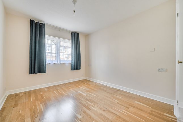 64 Cumberland Lodge,, Pegasus Court, Tilehurst photo 4