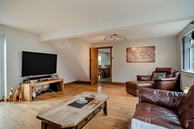 1, Vale View, Newport photo 4