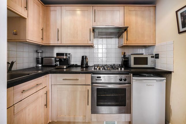 Flat B, 5, Hildyard Road, LONDON photo 4
