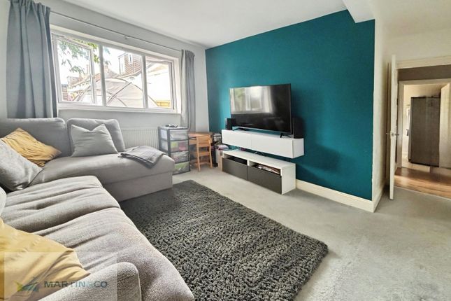 8, Felix Road, Walton-on-Thames photo 3