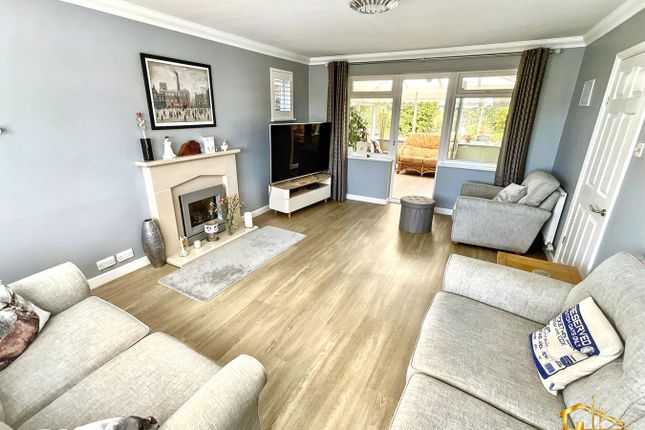 38, Cowdray Park Road, Bexhill-on-Sea photo 2