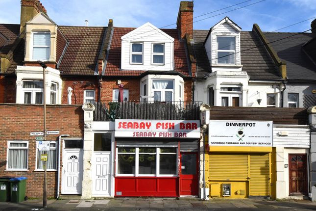 Commercial property to let in Floyd Road, Charlton