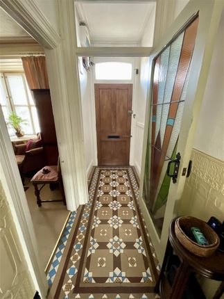 60 Ashburnham Road photo 2