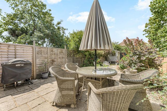 17, Bronson Road, Raynes Park photo 4