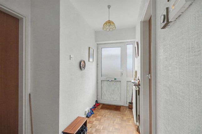 5, Kedleston Close, Nottingham photo 3