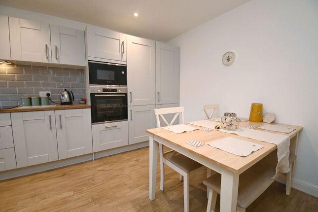 25, Willow Mews, Barnsley photo 4