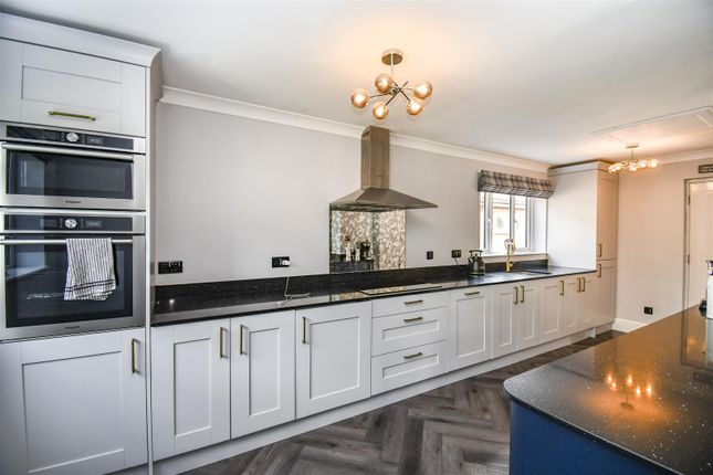 27, Murray Crescent, Cottingham photo 3
