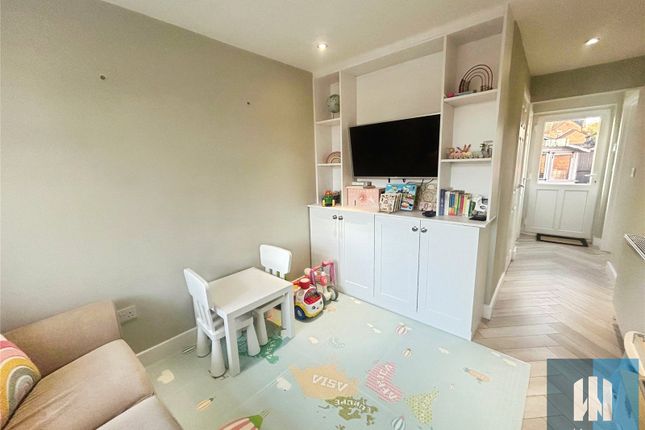 17, Farringdon Close, Pontefract photo 4