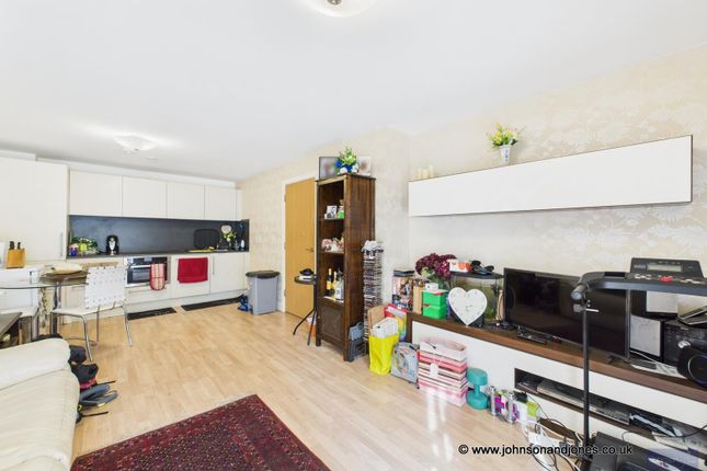 82, Pretoria Road, Chertsey photo 3