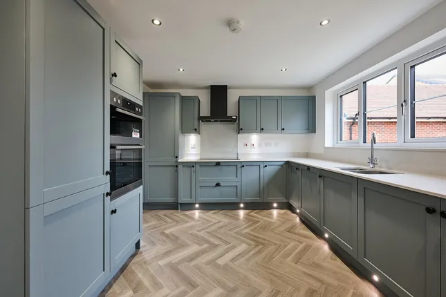 Taylor Wimpey - Colney Manor
