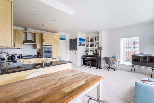Flat for sale in Flat 4 Shaw House, Banstead