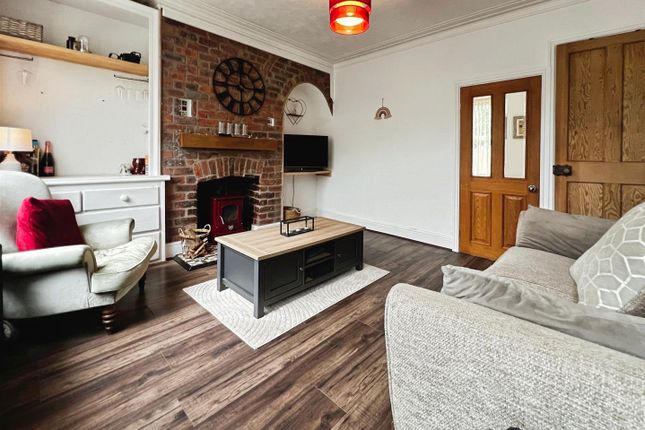4, Peel Park Terrace, Bradford photo 5