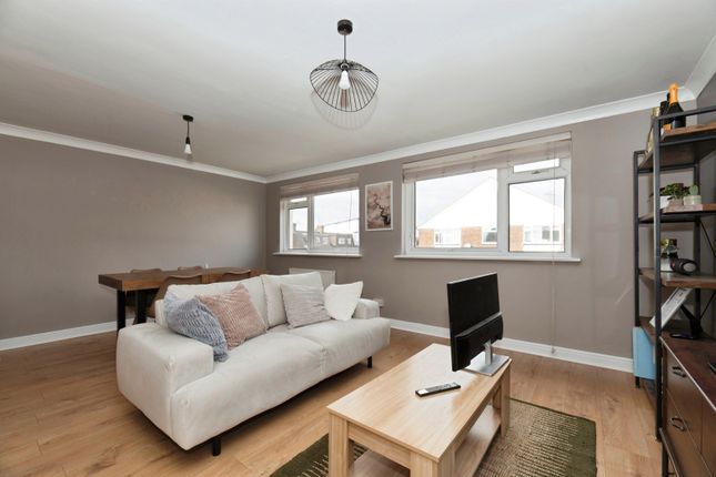 Flat 5, Idmiston House,, Idmiston Road, Worcester Park photo 3
