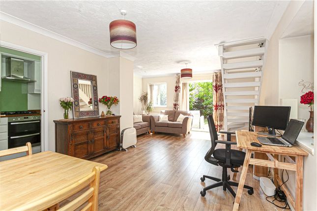70, Grove Court, Egham photo 2