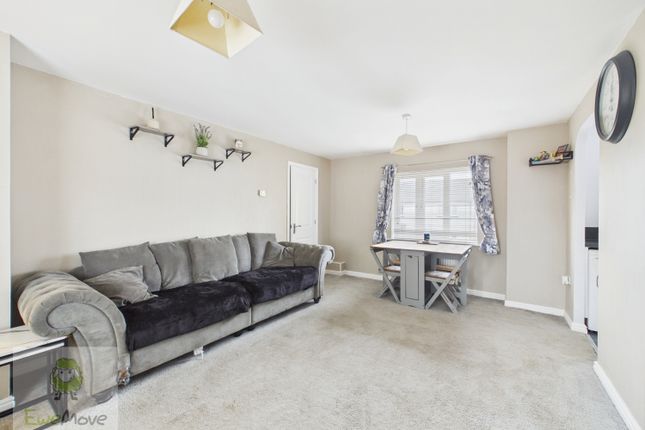 TOAD HALL CRESCENT, ROCHESTER photo 3