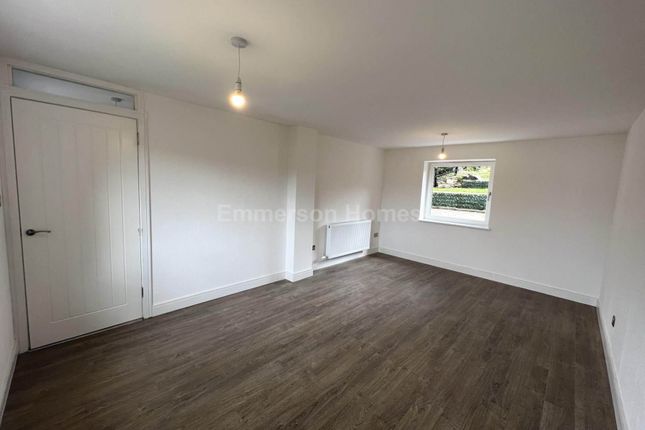 Acacia Place, Johnstone photo 2