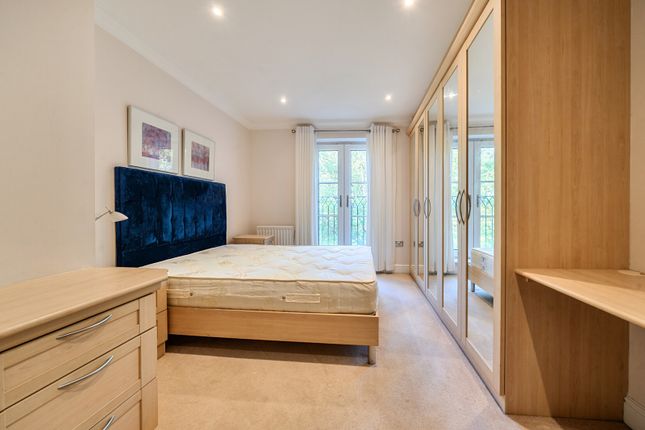 28 Grand Regency Heights,, Burleigh Road, Berkshire photo 4