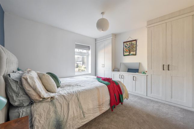 Property for sale in Aubrey Road, London