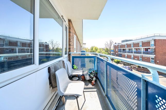 Flat 24, Denstone House,, Haymerle Road, London photo 3