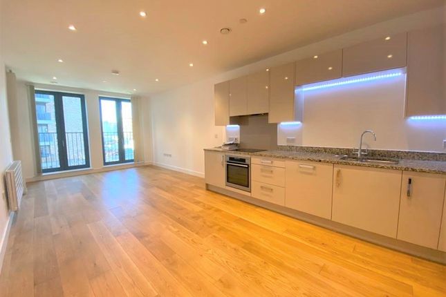 44 Baileys House, Charles Clowes Walk, London photo 2